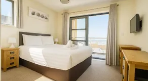 West Beach - Holiday Apartments - Image 2