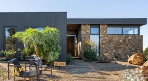 The Studio Red Hill - Image 2