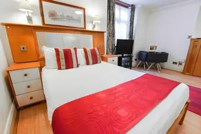 Ascot Hyde Park Hotel - Image 2