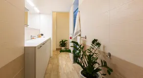 Yellow Line Apartment - Image 3