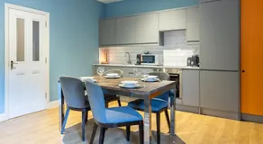 GuestReady - Chic City Escape - Image 5