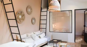 Charming house in Montreuil with terrace - Image 2