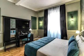 Relais Fontana Di Trevi Hotel - Image 2