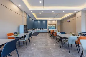 Cheerymay Hotel Jiangling Central Peninsula - Image 4