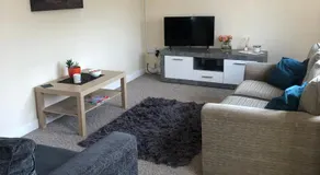 8 Pickering Road - Image 2