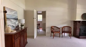 Large Family Cottage - Walk to Town - Image 3