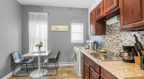 Modern 2BR Getaway Fast Metro Link - Image 4