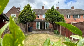 Willow Stream House - Spacious City Centre Riverside Home - FREE 2 Car Parking - Image 5