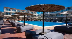 Angela Beach Hotel & Apts - Image 2
