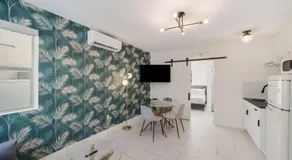 Byronessa Miami Beach - Image 5