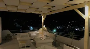 The White Suites - Image 2