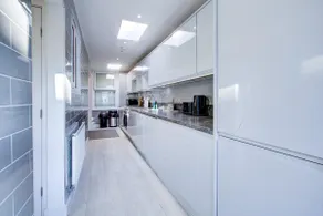 Perfect Booking | 2 Bed Home in Leyton - Image 4