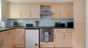 Harland Haven Spacious 4br House In Ipswich - Image 5