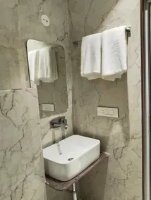 Hotel Serenity - Image 5