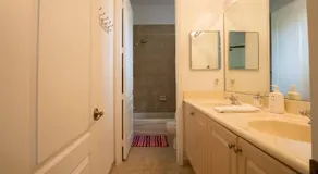 Yuli's Home - Image 2