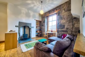 Lovely Central 1BR Flat Next To Holyrood Park - Image 2