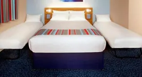 Travelodge Stratford Alcester - Image 5