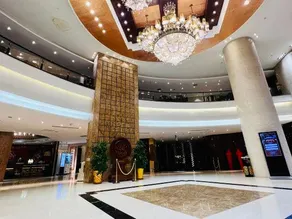 Emperor International Hotel - Image 4