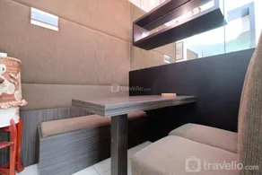 Cozy and Nice 2BR Apartment at Maple Park Sunter By Travelio - Image 5