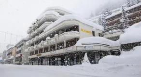 Wunderstay Alpine 403 Centric Studio Balcony & View  - Image 2