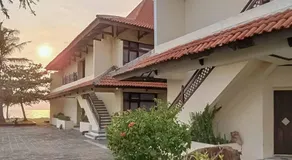 RedDoorz Plus near Tugu Mercusuar Anyer - Image 4