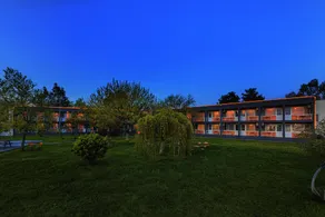 KİRAZ BEACH OTEL - Image 4