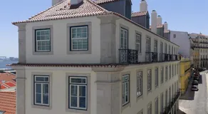 Casagrand Luxury Apartments Lisboa - Image 4