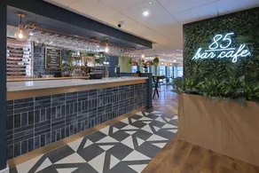 Travelodge Harrogate West Park - Image 2