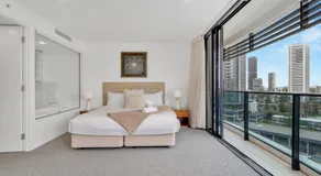 Luxury Living At The Oracle - Image 2