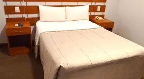 HOTEL Javier Prado Inn - Image 4