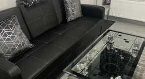 Travis House Three Luxury Modern Living free WiFi - Image 5