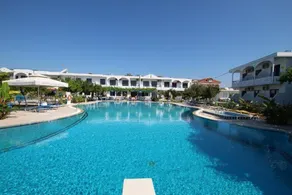 Garden Hotel - Image 2