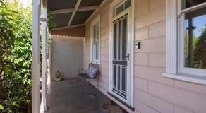 Mark and Kate's Place - Image 5