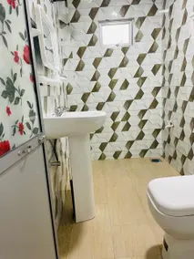 Green Cottage - Image 2