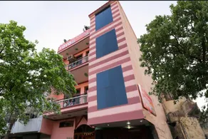 Hotel O by OYO Smart City Guest House - Image 3