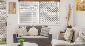 Salt-Air Serenity -Stylish 1-Bed - Image 3