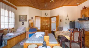 Polina House Maries - Image 4