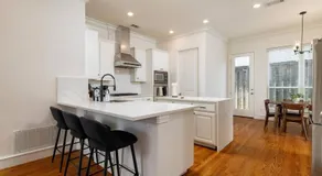 Fireplace - Workspace - Sleeps 8 - Downtown Dallas - Image 2