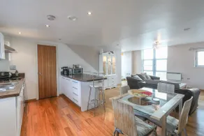 2 Bedroom Duplex Apt. close to Millennium Square - Image 3