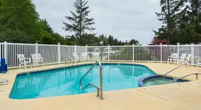 Long beach Camping Resort Yurt 8 - Image 3
