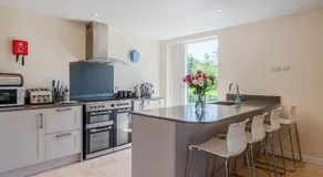Hill View Rise - Image 3