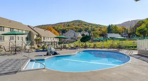 Ski in-out, Slope and Pool Views 1BR at Country Inn - Image 3