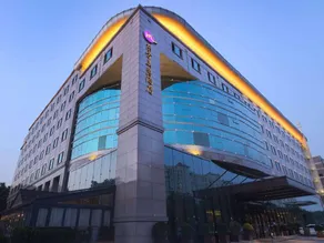 Beijing Oriental Mingyue Hotel - Image 4