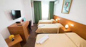 London Hotel - Image 2