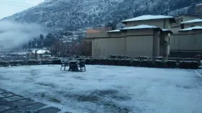 Two Bedroom Apartment, parking ,pristine snow view - Image 5
