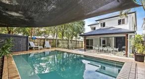 Manly Oasis 5BR - 3 King Beds, Pool, BBQ - Image 5