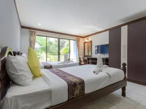 Blue Garden Resort Pattaya - Image 2
