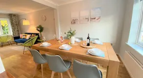 Redhill Town Centre 3 bed House near Gatwick Airport, easy commute to London - Image 4