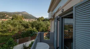 Ta Spitakia Tsarbopoulos - Image 4