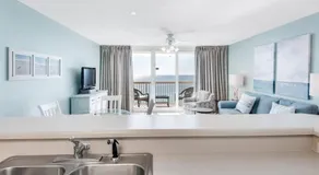Pelican Beach Resort, Direkt på stranden, öppen 18-26 september - Image 2
